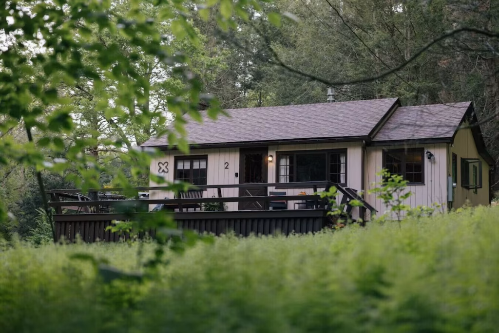 Pet friendly cabins in Connecticut